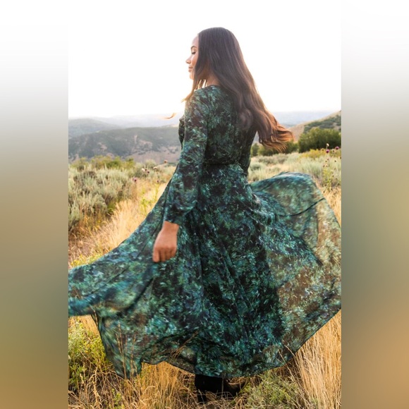 Ivy City Laney Green Watercolor Tiered Bishop Sleeve Maxi Sundress Size XXS - Picture 4 of 16